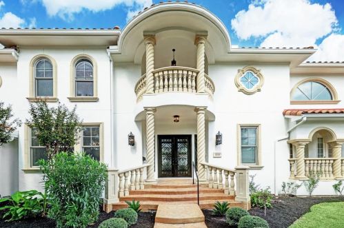 5318 Holly St, Bellaire, TX 77401-4806