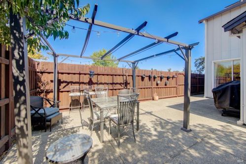 3881 Louis Krohn Dr, Santa Rosa CA  95407-2529 exterior