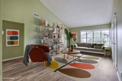 1407 Lombard St, Vista, CA 92084-3867