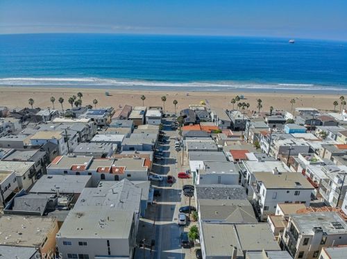 212 41st St, Manhattan Beach CA  90266-3141 exterior