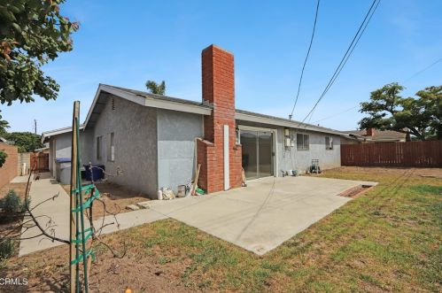 2211 Isabella St, Oxnard CA  93036-2621 exterior