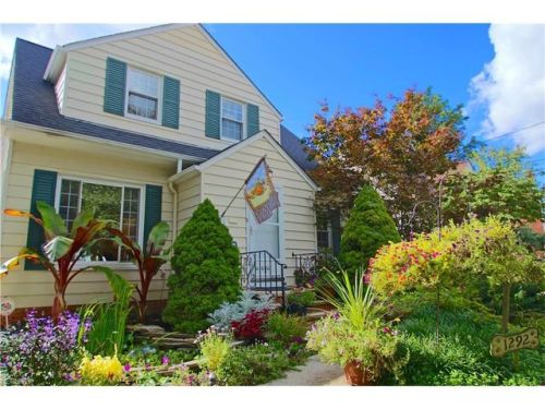1292 Gordon Rd, Cleveland, OH 44124-1337