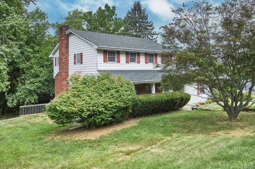 33 Hillside Ave, Warwick, NY 10990-3705