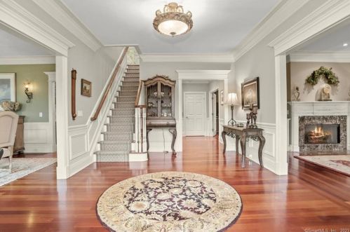 77 Tackora Trl, Ridgefield CT  06877-3028 exterior