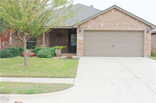 137 Bridlewood St, Azle, TX 76020-3071