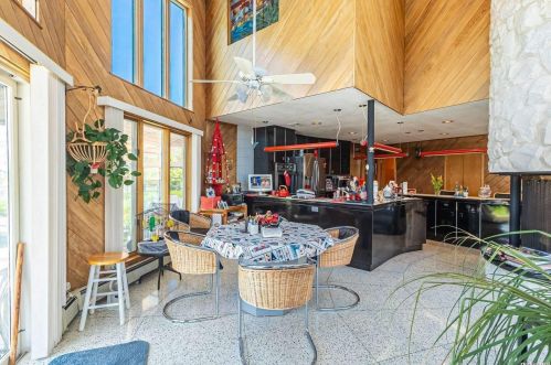 20 Cedar Ln, Babylon NY  11702-3809 exterior