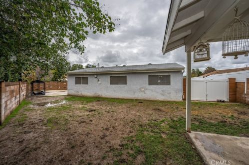 26607 Balerna Dr, Santa Clarita CA  91350-2305 exterior