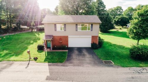 1224 Walnut St, Connellsville PA  15425-4972 exterior