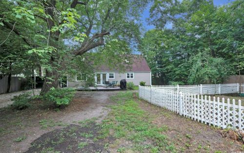 61 Bayonne Ave, Central Islip NY  11722-3429 exterior