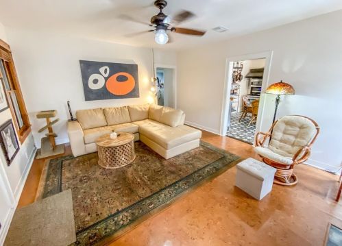 1222 Sealy St, Galveston TX 77550-3811 exterior