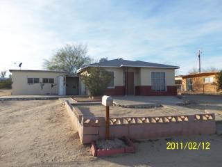 5808 Wainwright Ave, Twntynine Plm CA  92277-2352 exterior