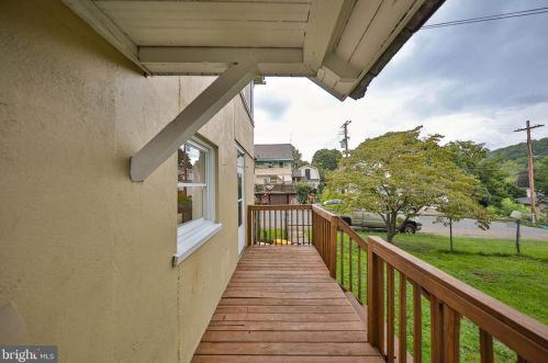 407 2nd St, Bangor PA  18013-2514 exterior