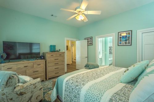 601 Riverview Dr, Carrabelle FL  32322-5054 exterior