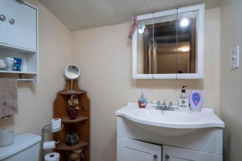 737 Leesburg Ave, Washington Ch OH  43160-1251 exterior