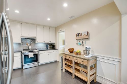 5719 Pennswood Ave, Lakewood CA  90712-1819 exterior