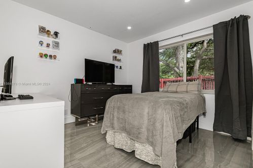 2634 38 Ave, Hollywood FL 33021-1937 exterior