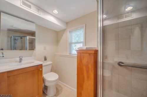 37 Stewart Ave, West Paterson NJ  07424-1843 exterior