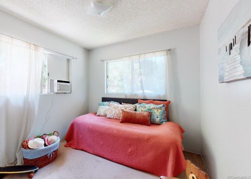 2570 Akepa St, Pearl City HI  96782-1072 exterior