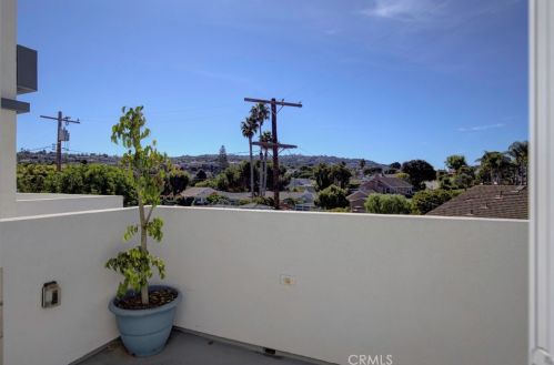 6160 Pacific Coast Hwy, Redondo Beach CA  90277-5907 exterior