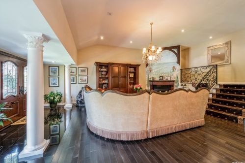 1045 Channel Dr, Hewlett NY  11557-2616 exterior