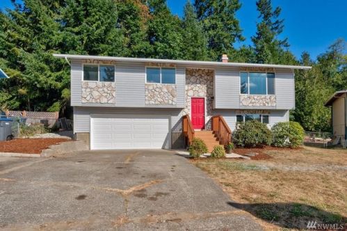 6873 Helena Dr, Bremerton, WA 98311-9534