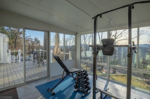 22 Crag Pl, Skyline Lakes NJ  07456-1814 exterior