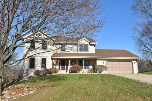 534 Black Earth Ct, Wales, WI 53183-9762