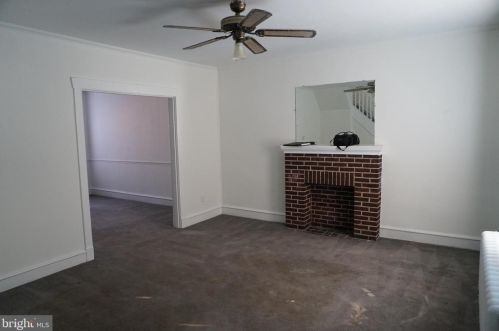 402 Broom St, Wilmington, DE 19805-3944