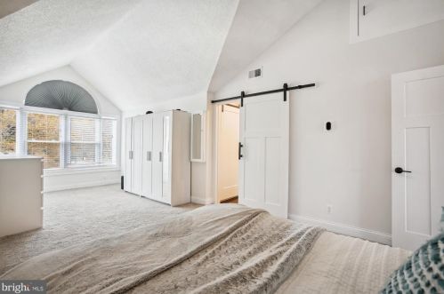 7604 Lakeside Village Dr, Falls Church VA  exterior