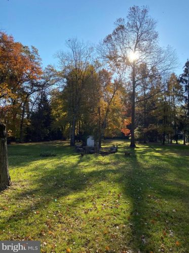 678 Cathcart Rd, Blue Bell PA  19422-1404 exterior