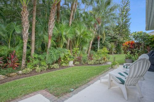1900 Eden Ct, Vero Beach, FL 32962-7362