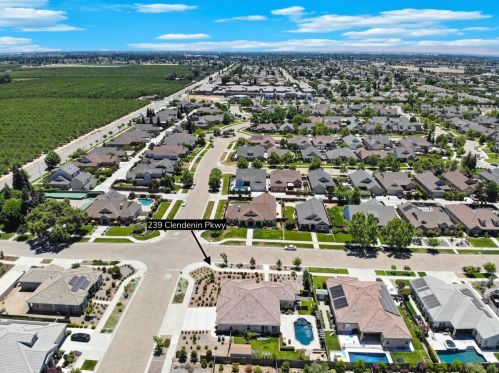 239 Clendenin Pkwy, Ripon CA  95366-9497 exterior