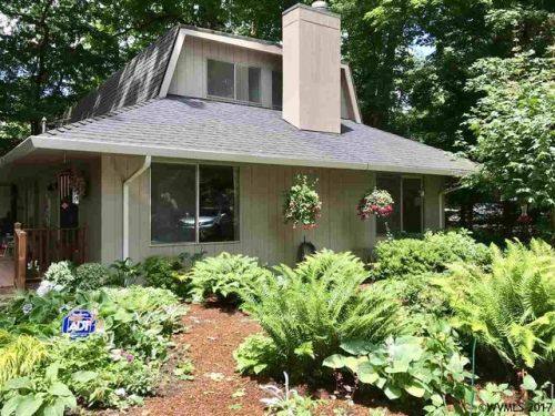 402 Oak St, Woodburn, OR 97071-5410