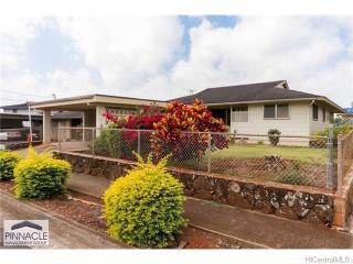 1099 Maiha Cir, Pearl City HI  96782-1461 exterior