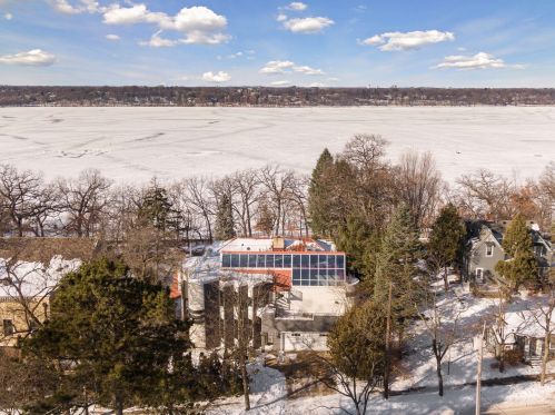 4637 Lake Harriet Pkwy, Minneapolis, MN 55419-1922