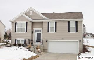 2303 Lakewood Dr, Omaha, NE 68046-8081