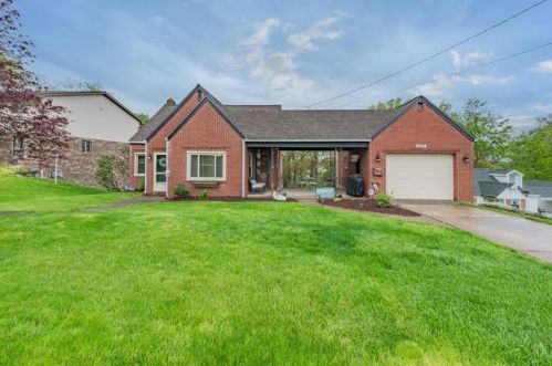 1117 Lewis Ave, Jeannette, PA 15644-2724