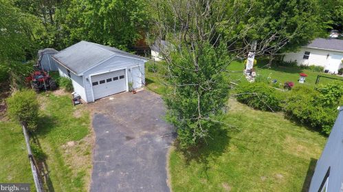 20 Loudoun St, Lovettsville VA  20180-8510 exterior