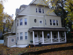 14 Read Ct, Newton, MA 02459-1645