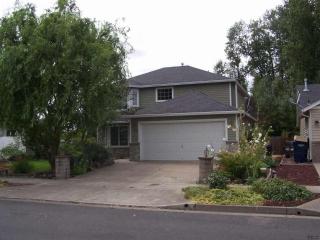 1518 7th St, Independence, OR 97351-1439