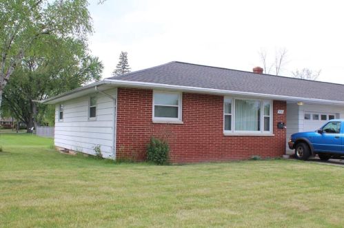 926 Heyrman St, Green Bay, WI 54302-2423