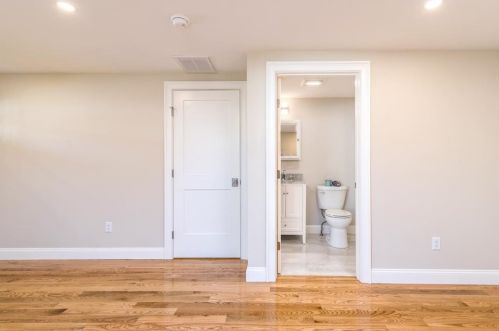 50 Elizabeth Rd, South Kingstown RI  02882-5220 exterior