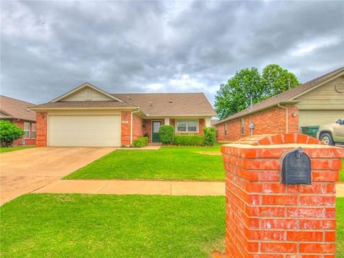 2021 Conway Dr, Norman, OK 73071-1160