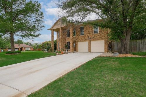 1401 Sedalia Ct, Lewisville TX  75028-2136 exterior