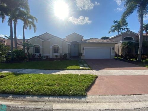 327 188th Ter, Hollywood FL  33029-5441 exterior
