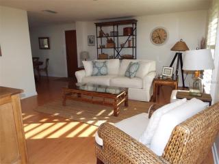 783 Tarawitt Dr, Longboat Key FL  34228-1821 exterior