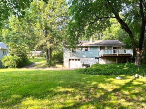 132 Nichols Rd, Waterbury, CT 06716-2719