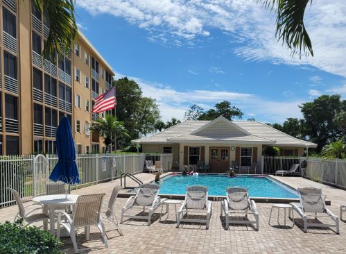 304 Golfview Rd, West Palm Beach, FL 33408-3504
