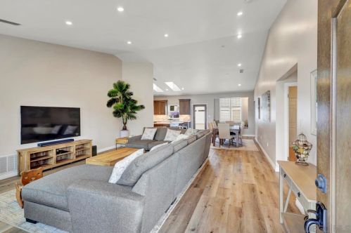 2643 Grandview St, San Diego CA 92110-1031 exterior