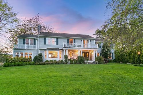 145 Gate Ln, Southport, CT 06890-1464